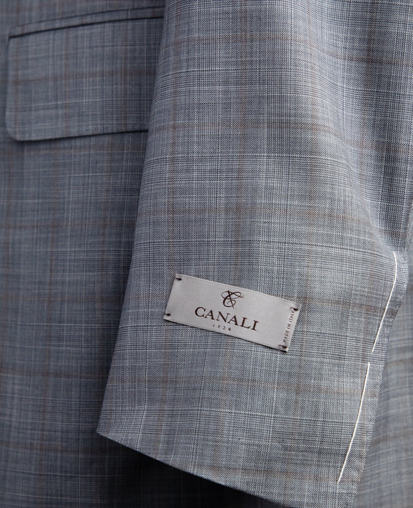 Canali Exclusive Siena Model Wool and Silk Suit in Light Gray
