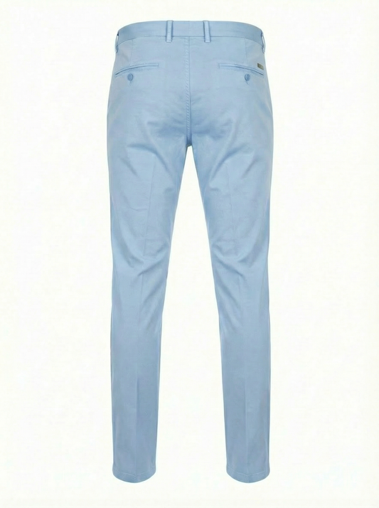 Teleria Zed Boston Model Chino in Cloud Sky Blue